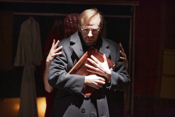 Jeremias Nussbaum en Lepsius dans Le Cercle de l'Ombre au Théâtre National de Nice
